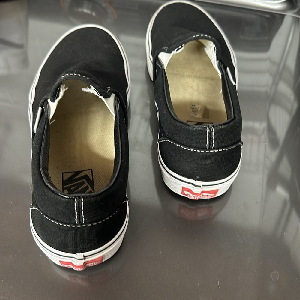 Vans - Picture 2 of 4